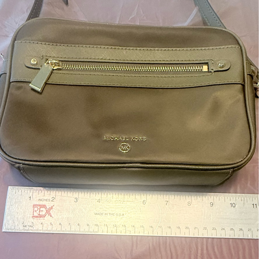 MICHAEL KORS Olive Jetset Nylon Crossbody with Gold Hardware - Picture 5 of 8